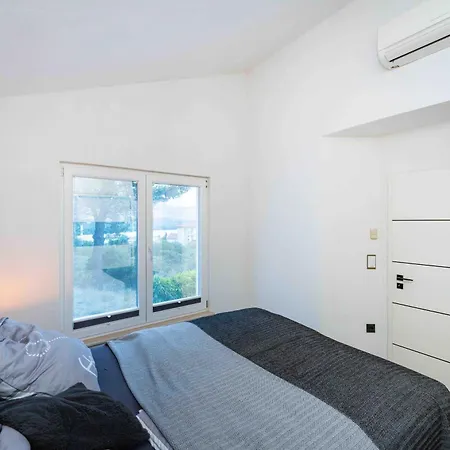 Solea Mit Meerblick In Zaboric, Sibenik Holiday home Zaboric