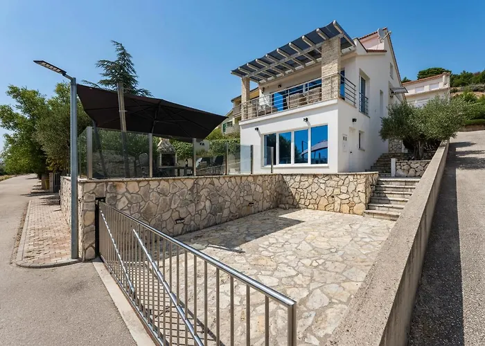 Holiday home Solea Mit Meerblick In Zaboric, Sibenik *