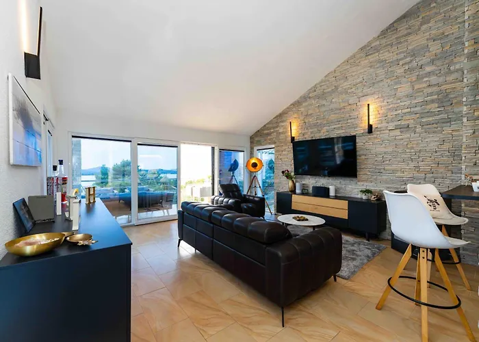 Holiday home Solea Mit Meerblick In Zaboric, Sibenik