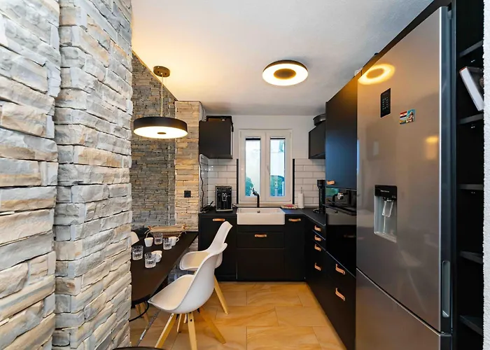 Holiday home Solea Mit Meerblick In Zaboric, Sibenik