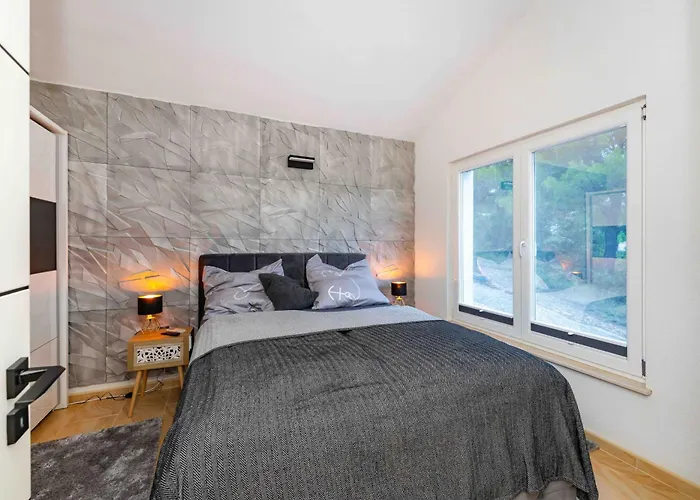 Solea Mit Meerblick In Zaboric, Sibenik *