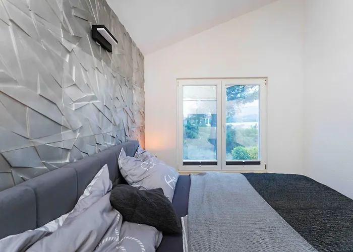 Solea Mit Meerblick In Zaboric, Sibenik Holiday home