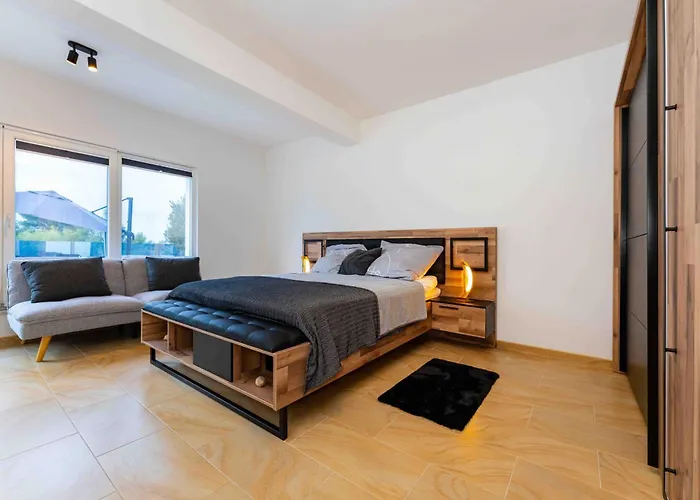 Solea Mit Meerblick In Zaboric, Sibenik Holiday home *