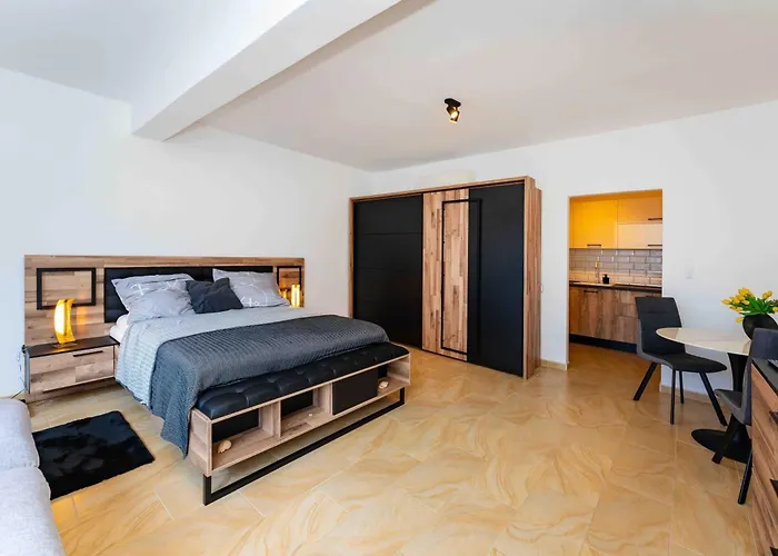 Solea Mit Meerblick In Zaboric, Sibenik Holiday home *