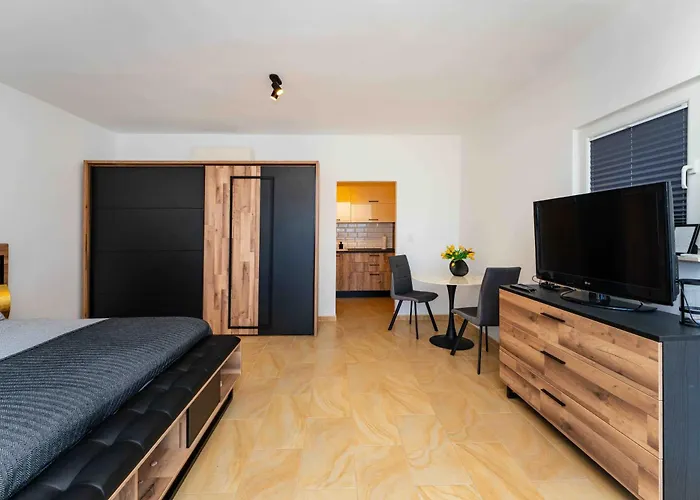 Holiday home Solea Mit Meerblick In Zaboric, Sibenik