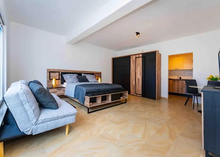 Solea Mit Meerblick In Zaboric, Sibenik