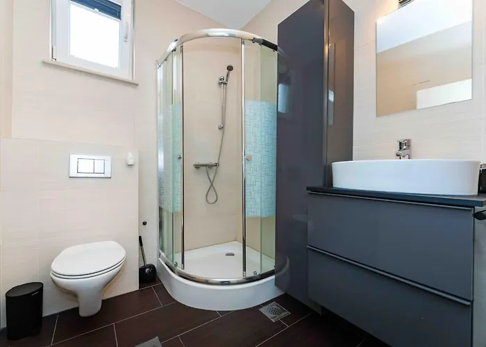 Holiday home Solea Mit Meerblick In Zaboric, Sibenik