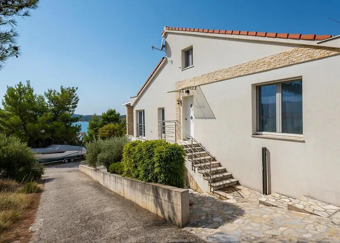 Solea Mit Meerblick In Zaboric, Sibenik Holiday home